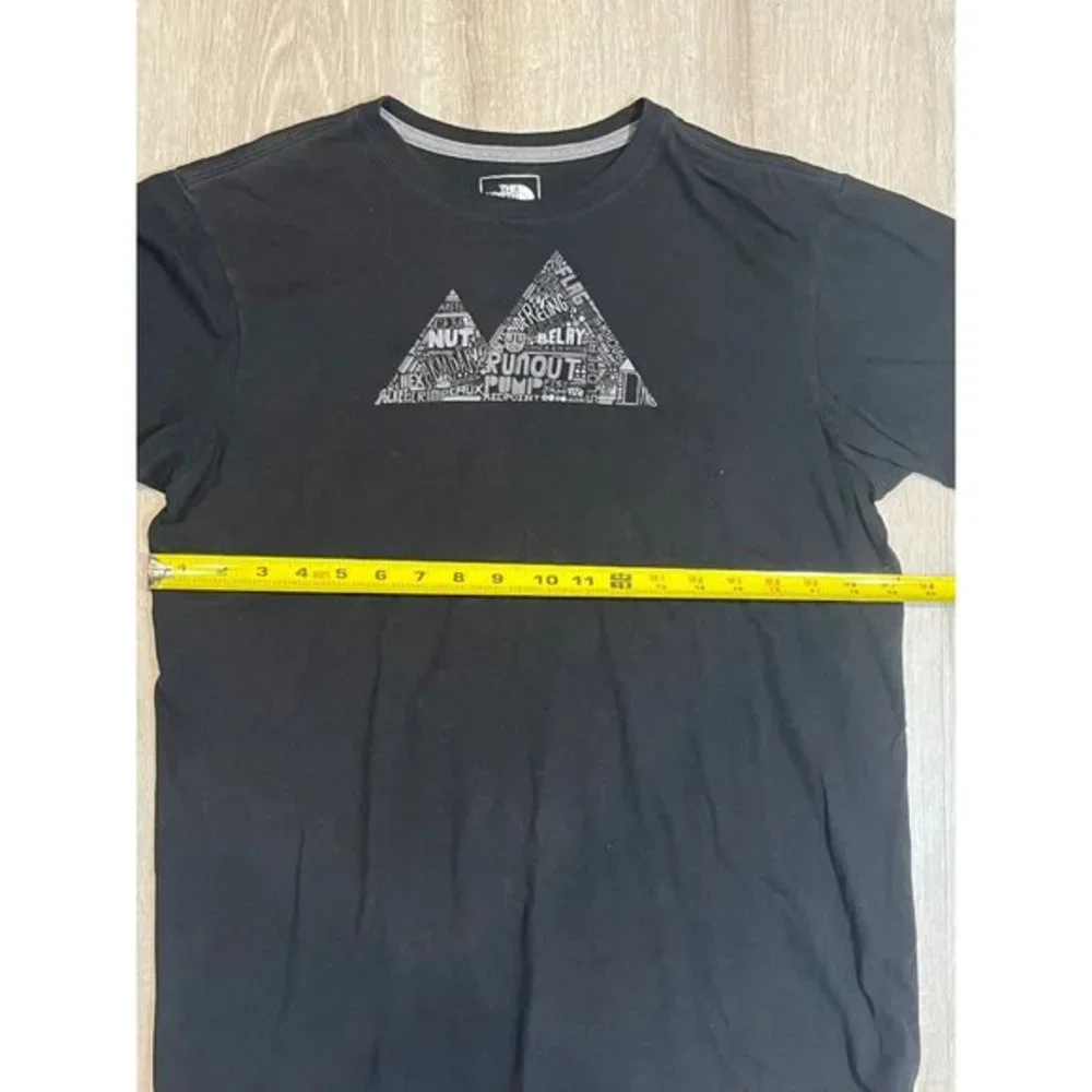 The North Face T-Shirt Men's XL Black‎ Pullover Crew Neck Slim Fit Short Sleeve